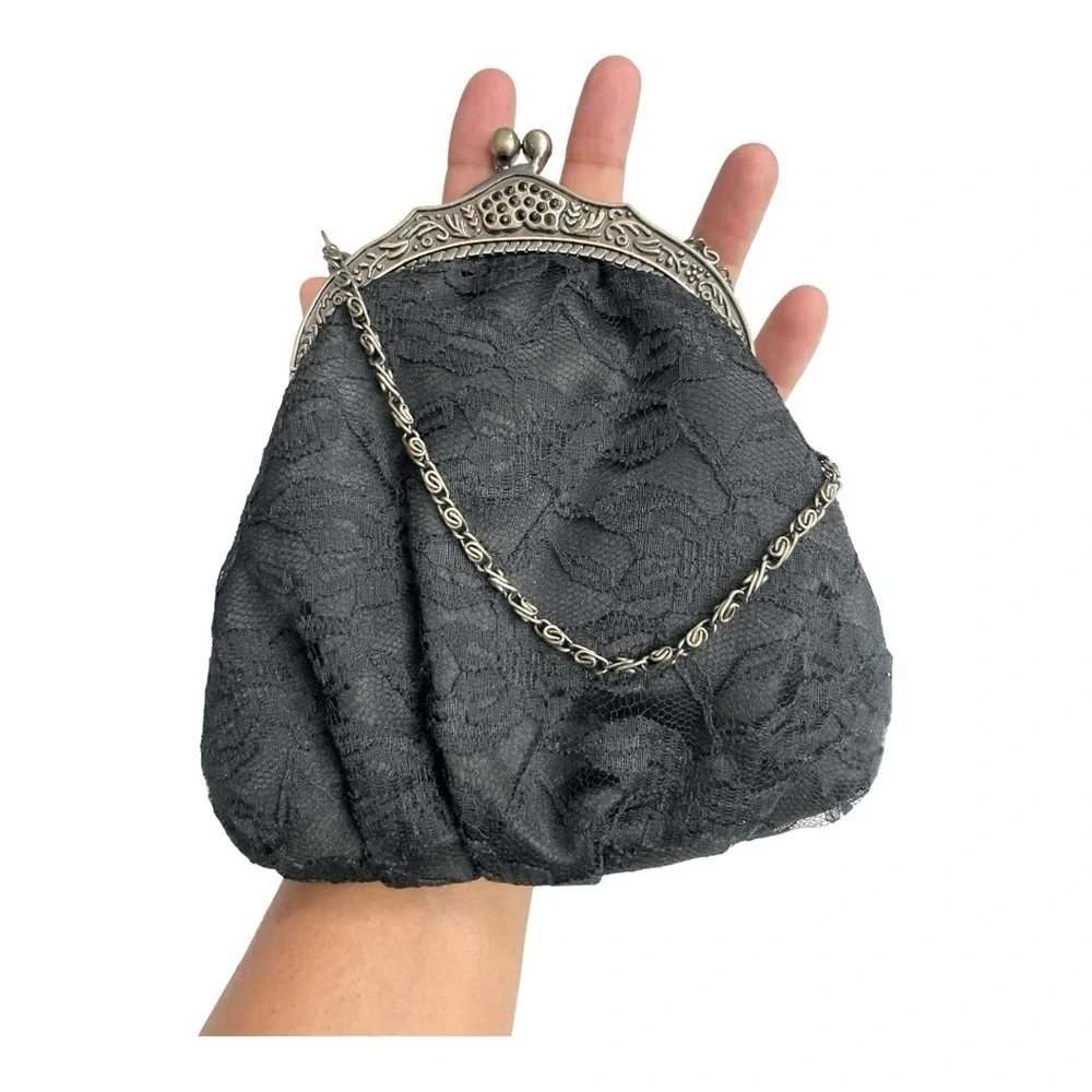 Vintage Black Lace Evening Purse with Silver Kiss Lock Frame & Chain Handle